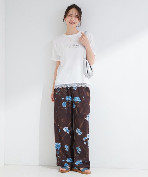 SHOO・LA・RUE(シューラルー)の「【ひんやり/UV/S-LL/洗濯機可】選べる3柄 裾レースプリントTシャツ(Tシャツ/カットソー・レディース・ホワイト/チャコールグレー/イエロー/ブラック/ナチュラル/ベビーピンク・01/04/03/02)」の9枚目の写真