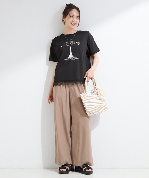 SHOO・LA・RUE(シューラルー)の「【ひんやり/UV/S-LL/洗濯機可】選べる3柄 裾レースプリントTシャツ(Tシャツ/カットソー・レディース・ホワイト/チャコールグレー/イエロー/ブラック/ナチュラル/ベビーピンク・01/04/03/02)」の17枚目の写真