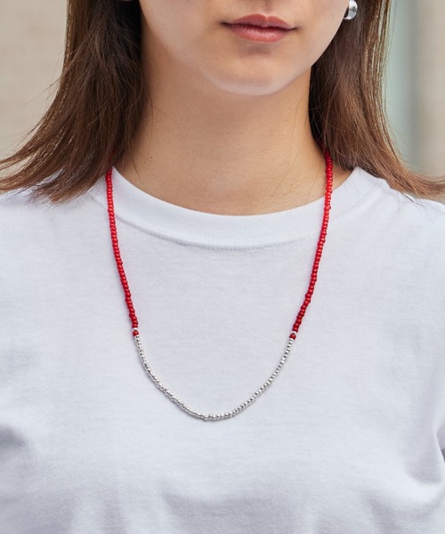SunKu(サンク)の「SunKu/サンク Red Vintage Beads/Turquoise & Silver Peace Hook Necklace レッド ヴィンテージ ビーズ / ターコイズ シルバー ピース フック ネックレス メンズ レディース 2026年 夏 夏服(ネックレス・メンズ・レッド/ターコイズブルー・FREE)」の2枚目の写真