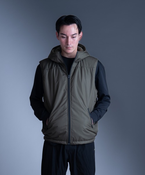 TENEZ(テネス)の「NEO DOWN KPOK x TENEZ Down Vest(ダウンベスト・メンズ・チャコール/カーキ・MEDIUM/LARGE)」の2枚目の写真