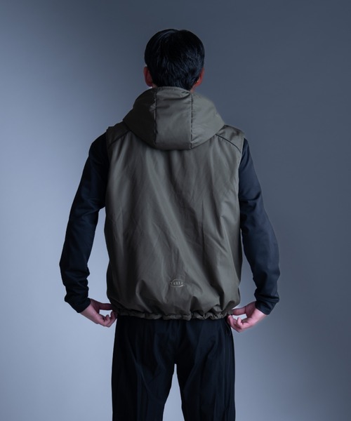 TENEZ(テネス)の「NEO DOWN KPOK x TENEZ Down Vest(ダウンベスト・メンズ・チャコール/カーキ・MEDIUM/LARGE)」の16枚目の写真