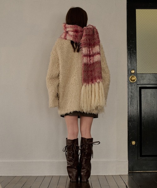 mideal(マイディール)の「original pattern shaggy muffler / オリジナルパターンシャギーマフラー(マフラー・レディース・イエロー/ブルー/ピンク/ボルドー・FREE)」の14枚目の写真