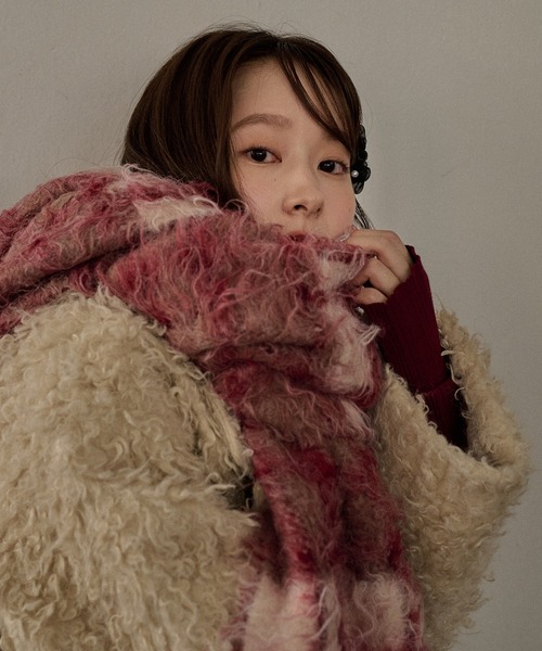 mideal(マイディール)の「original pattern shaggy muffler / オリジナルパターンシャギーマフラー(マフラー・レディース・イエロー/ブルー/ピンク/ボルドー・FREE)」の7枚目の写真