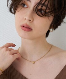 Rouge vif（ルージュヴィフ）の「【PETIT MOMENTS/プティ・モーメント】「M」イニシャルモチーフネックレス Initial  NL“M”（ネックレス）」