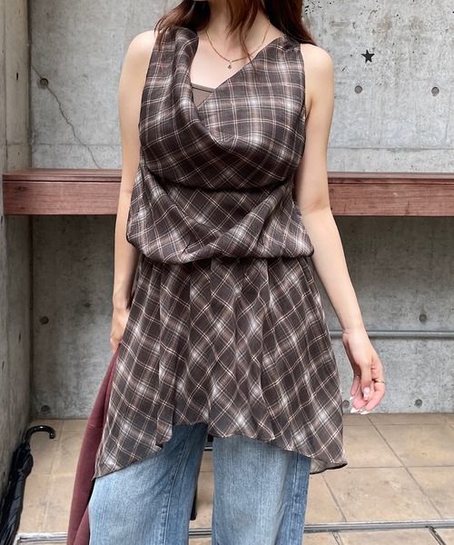 ROGER AND RAW(ロジャーアンドロウ)の「チェック シフォンホルターネックチュニック(シャツ/ブラウス・レディース・ブラック/グレー/ブラウン・FREE)」の3枚目の写真