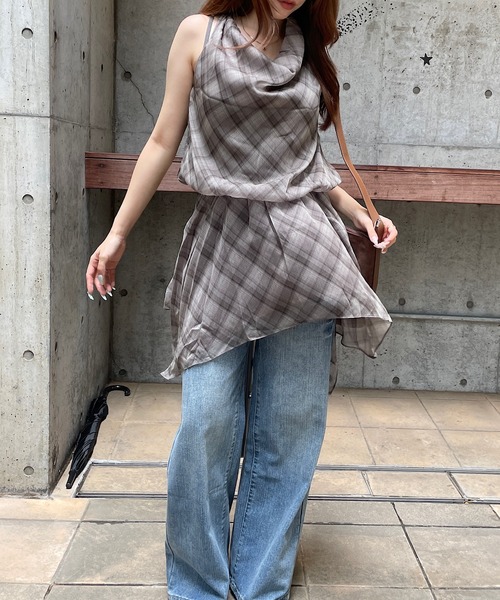 ROGER AND RAW(ロジャーアンドロウ)の「チェック シフォンホルターネックチュニック(シャツ/ブラウス・レディース・ブラック/グレー/ブラウン・FREE)」の6枚目の写真