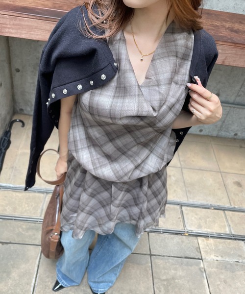 ROGER AND RAW(ロジャーアンドロウ)の「チェック シフォンホルターネックチュニック(シャツ/ブラウス・レディース・ブラック/グレー/ブラウン・FREE)」の10枚目の写真