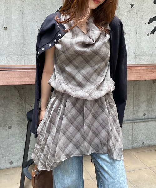 ROGER AND RAW(ロジャーアンドロウ)の「チェック シフォンホルターネックチュニック(シャツ/ブラウス・レディース・ブラック/グレー/ブラウン・FREE)」の12枚目の写真