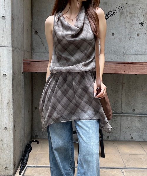 ROGER AND RAW(ロジャーアンドロウ)の「チェック シフォンホルターネックチュニック(シャツ/ブラウス・レディース・ブラック/グレー/ブラウン・FREE)」の5枚目の写真
