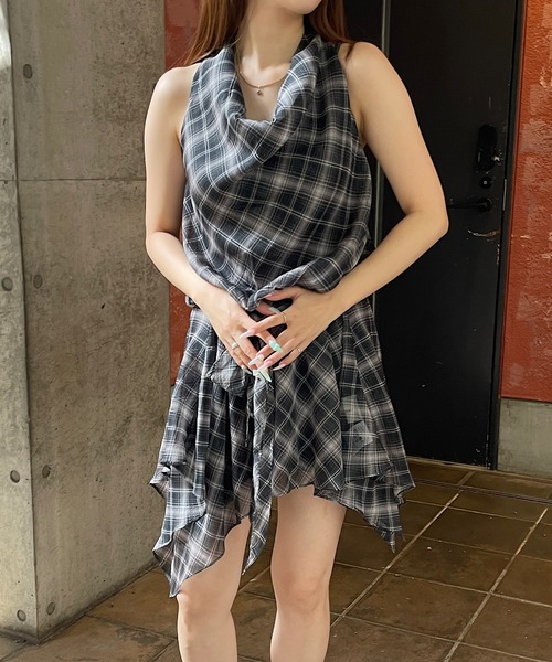 ROGER AND RAW(ロジャーアンドロウ)の「チェック シフォンホルターネックチュニック(シャツ/ブラウス・レディース・ブラック/グレー/ブラウン・FREE)」の15枚目の写真