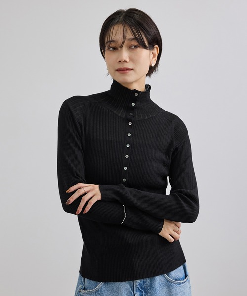 SALON adam et rope'(サロン アダム エ ロペ)の「シアーアイレットマルチWAYタートルプルオーバー(Tシャツ/カットソー・レディース・ブラック/オフホワイト/サックスブルー・FREE)」の1枚目の写真