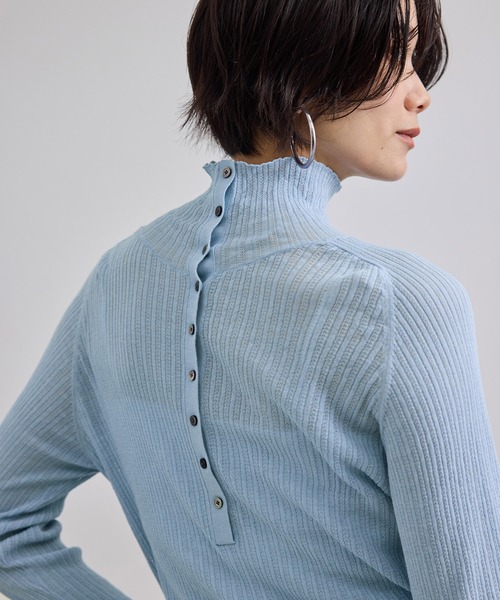 SALON adam et rope'(サロン アダム エ ロペ)の「シアーアイレットマルチWAYタートルプルオーバー(Tシャツ/カットソー・レディース・ブラック/オフホワイト/サックスブルー・FREE)」の15枚目の写真