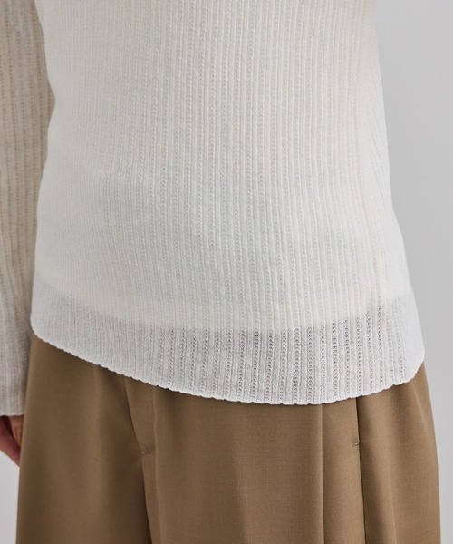 SALON adam et rope'(サロン アダム エ ロペ)の「シアーアイレットマルチWAYタートルプルオーバー(Tシャツ/カットソー・レディース・ブラック/オフホワイト/サックスブルー・FREE)」の6枚目の写真