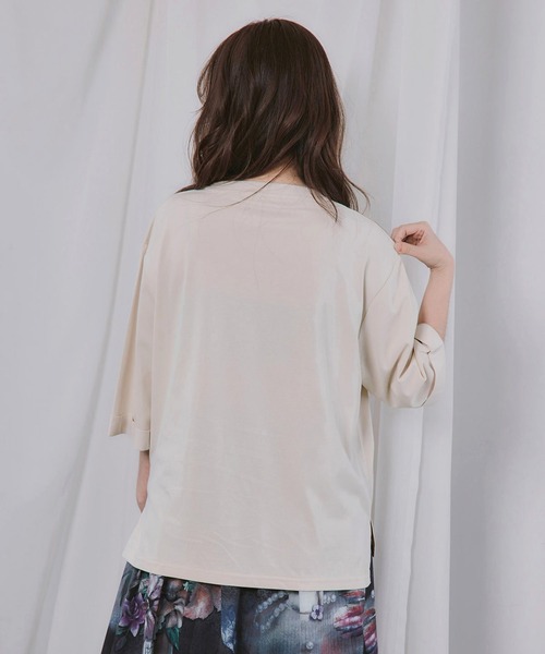 ScoLar(スカラー)の「ScoLar(スカラー) ネコと音楽のお茶会 箔プリント入りTシャツ(Tシャツ/カットソー・レディース・ブラック/ブラウン/アイボリー・MEDIUM)」の16枚目の写真