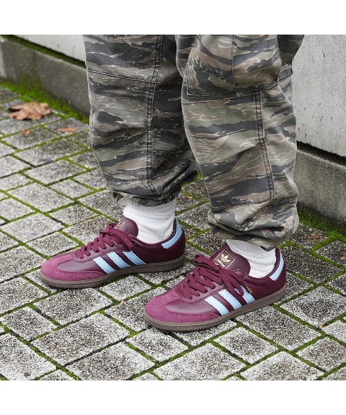 adidas Originals（アディダスオリジナルス）の「【展開店舗限定】 adidas SAMBA OG -JAPAN EXCLUSIVE- / アディダス サンバ OG / LC2637（スニーカー・メンズ・ワインレッド・27cm/26.5cm/26cm/25.5cm/25cm/30cm/29.5cm/29cm/28.5cm/28cm/24.5cm/24cm/23.5cm/23cm/22.5cm/22cm/27.5cm）」の9枚目の写真