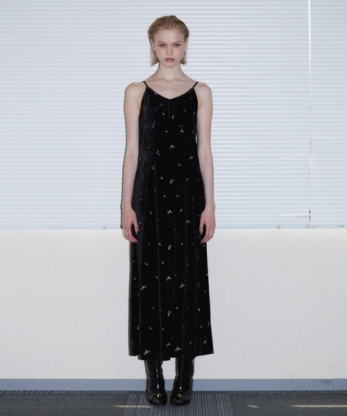 ANDRESD(アンドレスド)の「グリマーフラワードレス / GLIMMER FLOWER DRESS(ドレス・レディース・ブラック/ブラウン・L/M/S)」の18枚目の写真