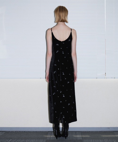 ANDRESD(アンドレスド)の「グリマーフラワードレス / GLIMMER FLOWER DRESS(ドレス・レディース・ブラック/ブラウン・L/M/S)」の20枚目の写真