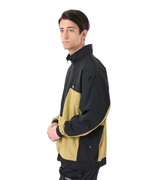 NEW BALANCE(ニューバランス)の「ニューバランス New Balance ウインドジャケット(裏メッシュ)(ナイロンジャケット・メンズ・サンドグレー/グレー・3L)」の6枚目の写真