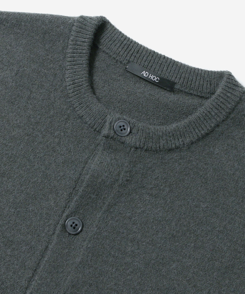 ADHOC（アドホック）の「メンズ ベーシック ラウンド カーディガン (DK-KHAKI) (HC9GD01)（カーディガン/ボレロ・メンズ・その他・100/95/105）」の3枚目の写真