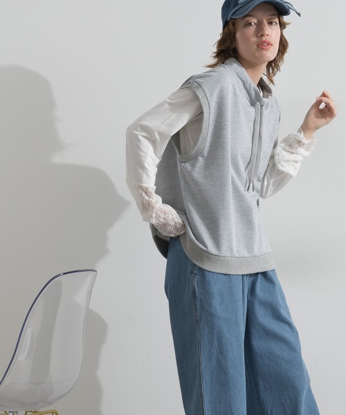 le colis(ルコリ)の「ミニ裏毛 スタンドカラーベスト(Tシャツ/カットソー・レディース・ブラウン/ブラック/杢グレー・FREE)」の5枚目の写真