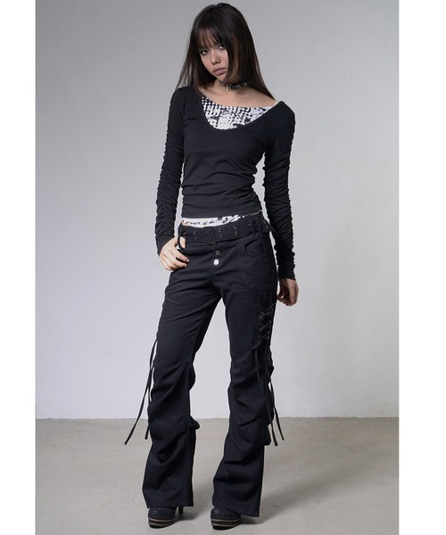 FANCY CLUB(ファンシークラブ)の「A'GEM/9 × .kom 『FANCY CLUB/ファンシークラブ』 BELTED FLARE SHIRRING PANTS/ベルテッドフレアシャーリングパンツ(その他パンツ・レディース・ブラック/ベージュ・1/2)」の5枚目の写真