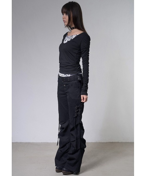 FANCY CLUB(ファンシークラブ)の「A'GEM/9 × .kom 『FANCY CLUB/ファンシークラブ』 BELTED FLARE SHIRRING PANTS/ベルテッドフレアシャーリングパンツ(その他パンツ・レディース・ブラック/ベージュ・1/2)」の7枚目の写真