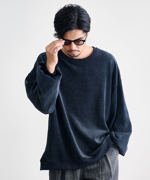 CavariA(キャバリア)の「『CavariA/キャバリア』コーデュロイタッチオーバーサイズクルーネック(Tシャツ/カットソー・メンズ・アイボリー/チャコール/グレイッシュベージュ/ネイビー/ワイン・L/M)」の3枚目の写真