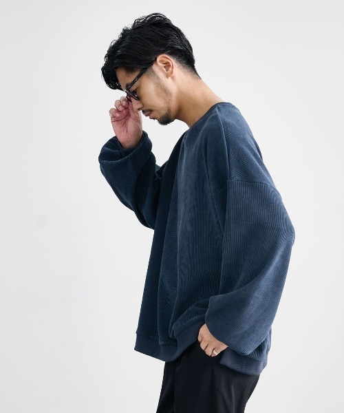 CavariA(キャバリア)の「『CavariA/キャバリア』コーデュロイタッチオーバーサイズクルーネック(Tシャツ/カットソー・メンズ・アイボリー/チャコール/グレイッシュベージュ/ネイビー/ワイン・L/M)」の15枚目の写真