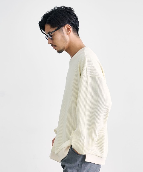CavariA(キャバリア)の「『CavariA/キャバリア』コーデュロイタッチオーバーサイズクルーネック(Tシャツ/カットソー・メンズ・アイボリー/チャコール/グレイッシュベージュ/ネイビー/ワイン・L/M)」の7枚目の写真