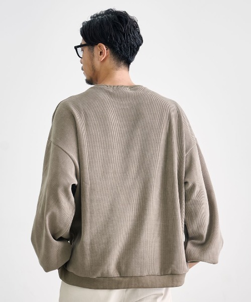 CavariA(キャバリア)の「『CavariA/キャバリア』コーデュロイタッチオーバーサイズクルーネック(Tシャツ/カットソー・メンズ・アイボリー/チャコール/グレイッシュベージュ/ネイビー/ワイン・L/M)」の13枚目の写真