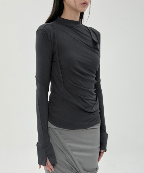 FLAREUP（フレアアップ）の「ドレープモックネック長袖 (FL-182_Black)（Tシャツ/カットソー・レディース・ブラック・OS）」の4枚目の写真