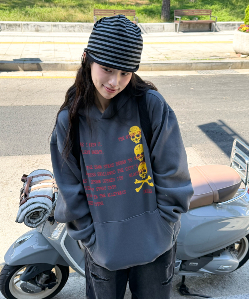 AMOU（アモウ）の「Skull Letter Hoodie CHACOAL GRAY（パーカー・メンズ・その他・2/1）」の8枚目の写真