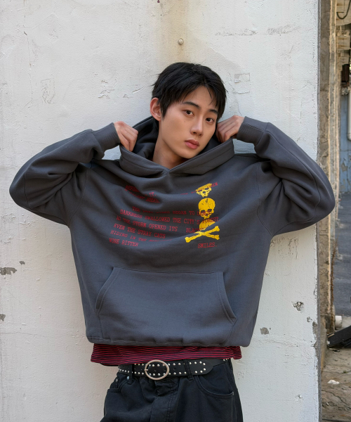 AMOU（アモウ）の「Skull Letter Hoodie CHACOAL GRAY（パーカー・メンズ・その他・2/1）」の7枚目の写真