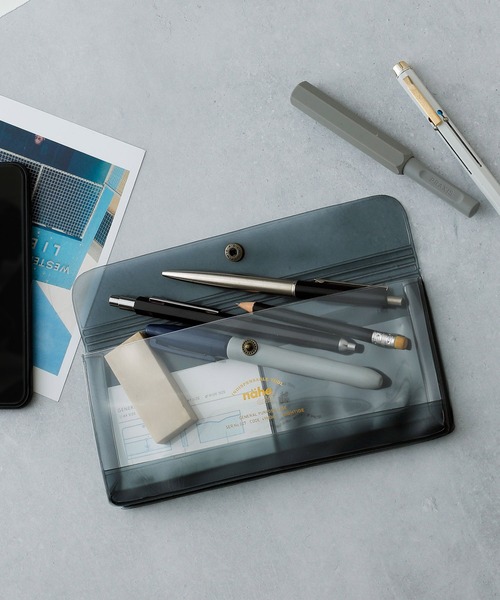 Nahe（ネーエ）の「nahe ネーエ ジェネラルパーパスケース フラットポーチ スクエア クリア ワイド ペンケース 筆箱（ステーショナリー・レディース・アイボリー/グレー/ワイン/ミント/イエロー/グリーン/レッド/ブルー/ホワイト/ブラック/クリア/ピンク/ブラウン系その他/グレー系その他・FREE）」の5枚目の写真