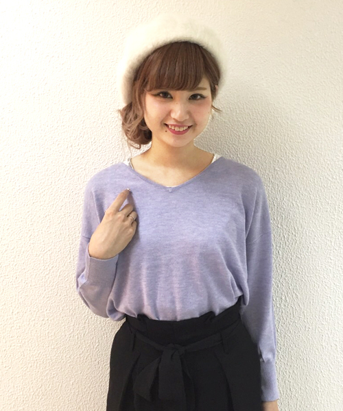 mysty woman（ミスティウーマン）の「ラメVドルマンニットプルオーバー（ニット/セーター・レディース・サックスブルー/ネイビー/ラベンダー/ピンク/オフホワイト/トップグレー/イエロー・FREE）」の5枚目の写真