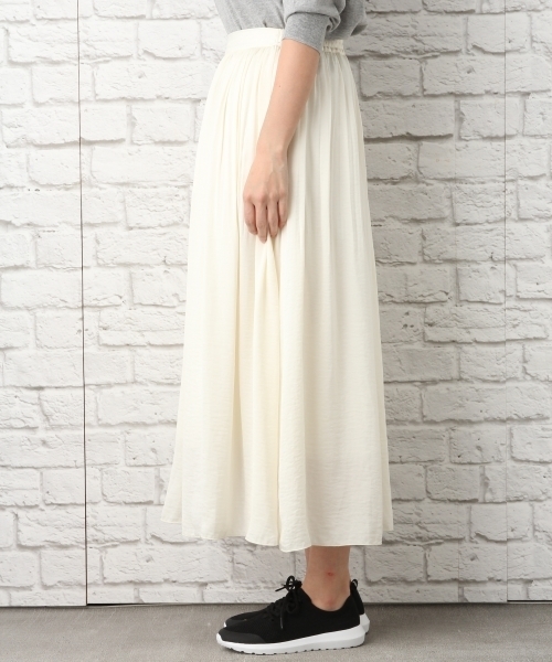 LEPSIM（レプシィム）の「サテンロングフレアスカート 740752（スカート・レディース・ホワイト/ブラウン/ダークネイビー・MEDIUM/LARGE）」の8枚目の写真