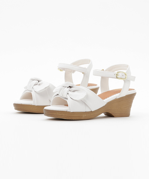 amitie（アミティエ）の「キッズシューズ/リボン付きキッズサンダル/ストラップサンダル ガールズ 女の子（サンダル・キッズ・ホワイト/キャメル/レッド/ブラック・20.0cm/22.0cm/19.0cm/21.0cm）」の15枚目の写真