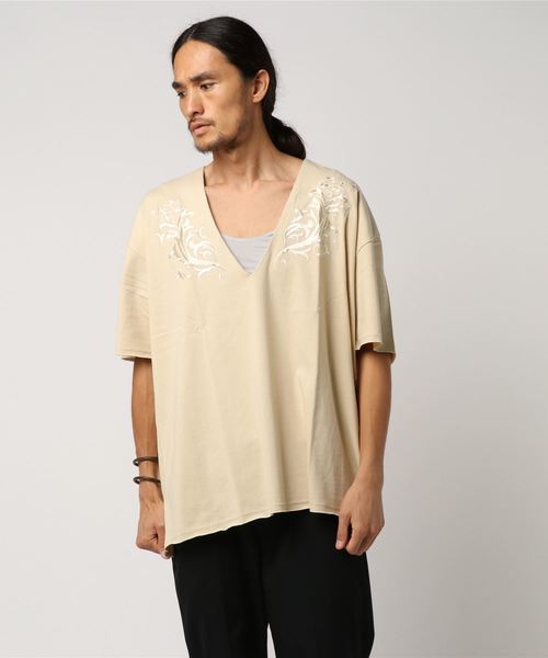 NOT CONVENTIONAL（ノットコンベンショナル）の「NOTCONVENTIONAL/Traibal Tee（Tシャツ/カットソー・メンズ・ブラック/ベージュ・FREE）」の2枚目の写真