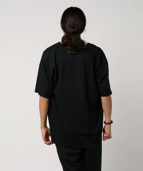 NOT CONVENTIONAL（ノットコンベンショナル）の「NOTCONVENTIONAL/Traibal Tee（Tシャツ/カットソー・メンズ・ブラック/ベージュ・FREE）」の4枚目の写真