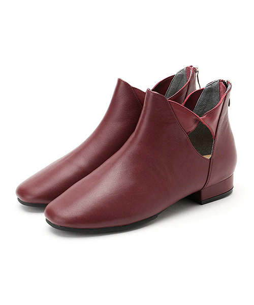 Comme Ca Mature(コムサマチュア)の「サイドカットブーティー(ブーツ・レディース・ブラック/ワイン・22.5cm/23.5cm/24.5cm)」の1枚目の写真