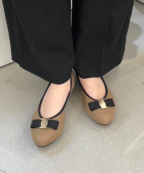 shopnikoniko(ショップニコニコ)の「日本製 リボンバレッタ フラットパンプス ポインテッドトゥ バレエシューズ(パンプス・レディース・ブラック/ダークベージュ/ネイビー・24/22/23.5/24.5/23/22.5)」の10枚目の写真