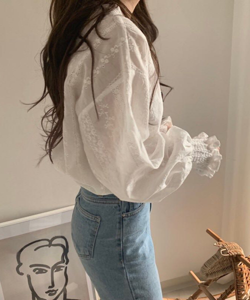 Mayree（メイリー）の「【URGE：】フラワーレース フリルブラウス（シャツ/ブラウス・レディース・オフホワイト/ブラック・FREE/MEDIUM/X-LARGE/LARGE/SMALL）」の6枚目の写真