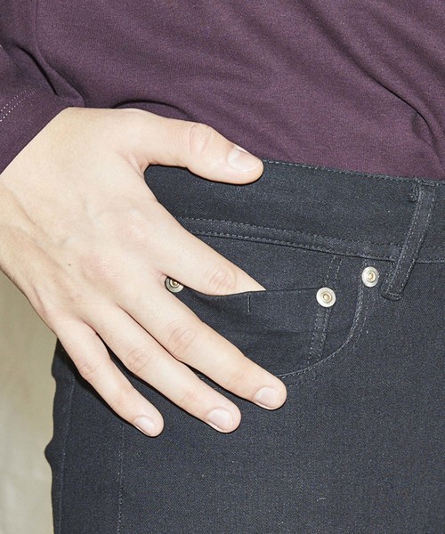 MAISON SPECIAL（メゾンスペシャル）の「【ZOZOTOWN限定】“驚愕のストレッチ” CALIK DENIM/カリクデニム ウルトラストレッチスーパースキニーデニムパンツ 【MAISON SPECIAL/メゾンスペシャル】（デニムパンツ・メンズ・ブラック・44/46/48）」の4枚目の写真