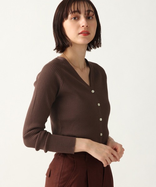 A part by（アパートバイ）の「14GCoAceリブVネックカーディガン 910306（カーディガン/ボレロ・レディース・ホワイト/ブラック/ブラウン/イエロー/グリーン・FREE）」の4枚目の写真