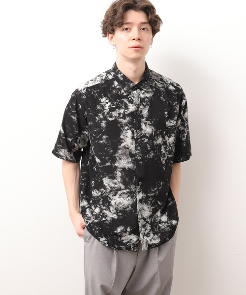 JUNRED(ジュンレッド)の「ブラッシュフラワードレープシャツ(シャツ/ブラウス・メンズ・ブラック/ライトグリーン・S/M/L)」の2枚目の写真