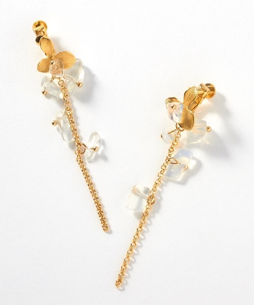 flower（フラワー）の「クリスタルフラワーイヤリング（イヤリング・レディース・ゴールド・FREE）」の2枚目の写真