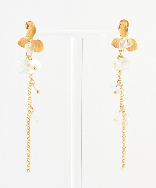 flower（フラワー）の「クリスタルフラワーイヤリング（イヤリング・レディース・ゴールド・FREE）」の3枚目の写真