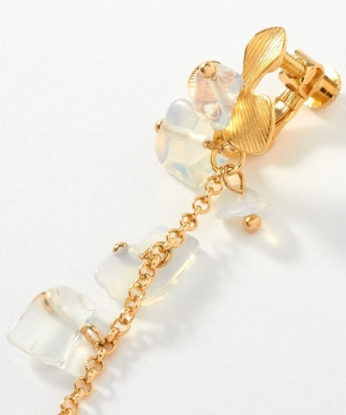 flower（フラワー）の「クリスタルフラワーイヤリング（イヤリング・レディース・ゴールド・FREE）」の4枚目の写真