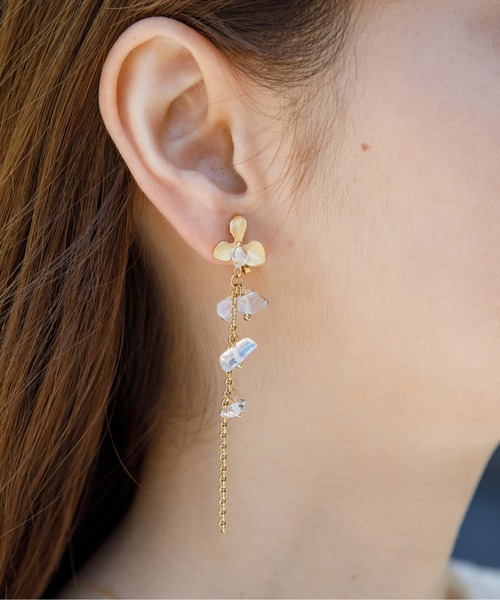 flower（フラワー）の「クリスタルフラワーイヤリング（イヤリング・レディース・ゴールド・FREE）」の10枚目の写真