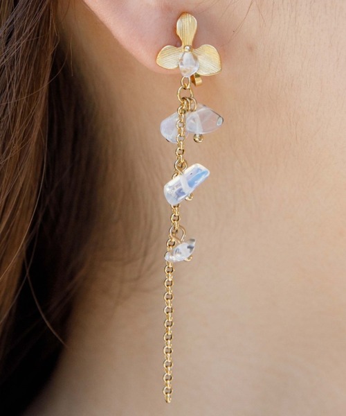 flower（フラワー）の「クリスタルフラワーイヤリング（イヤリング・レディース・ゴールド・FREE）」の11枚目の写真